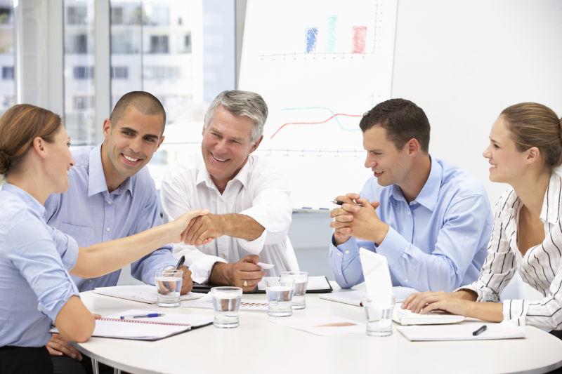 会议室里的商务团队