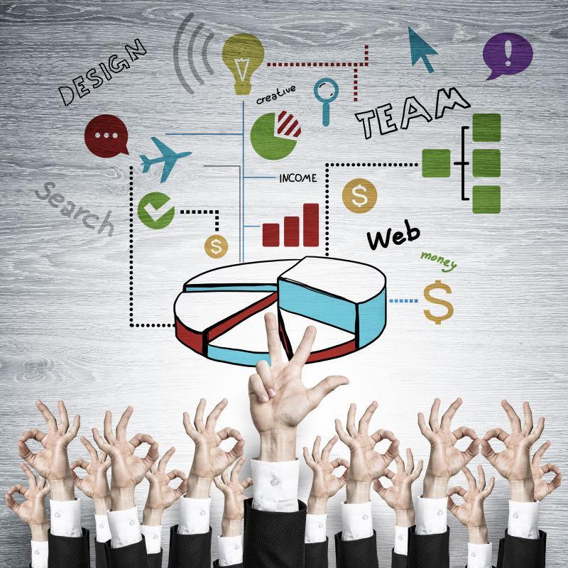 在木制背景上团队合作的手势