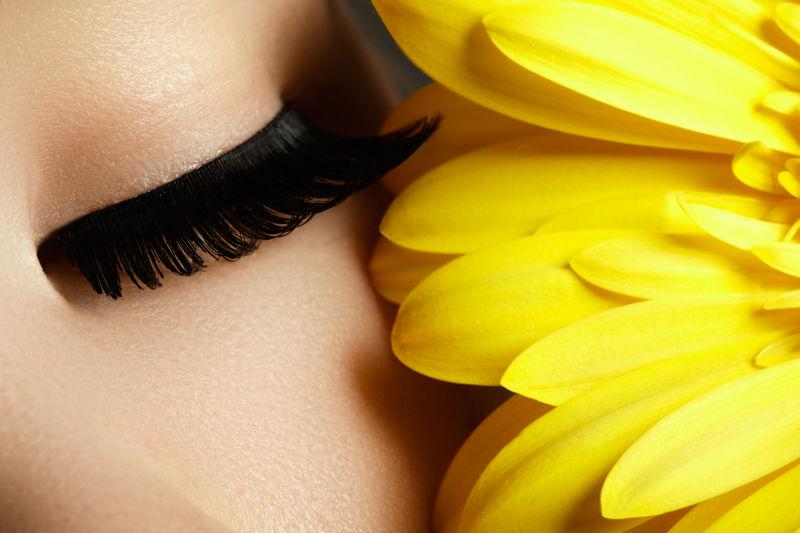 漂亮的面部化妆