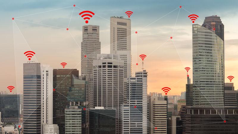 无线网络和WiFi图标展示的物联网城市