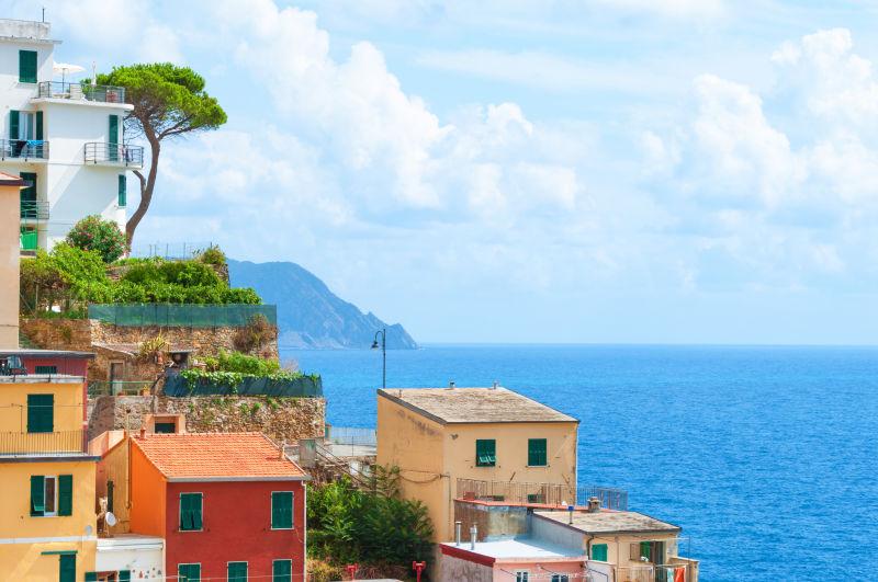 彩色的houses in里奥马焦雷