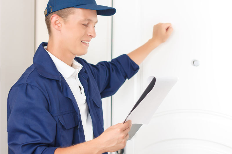 快递小哥查单派送上门