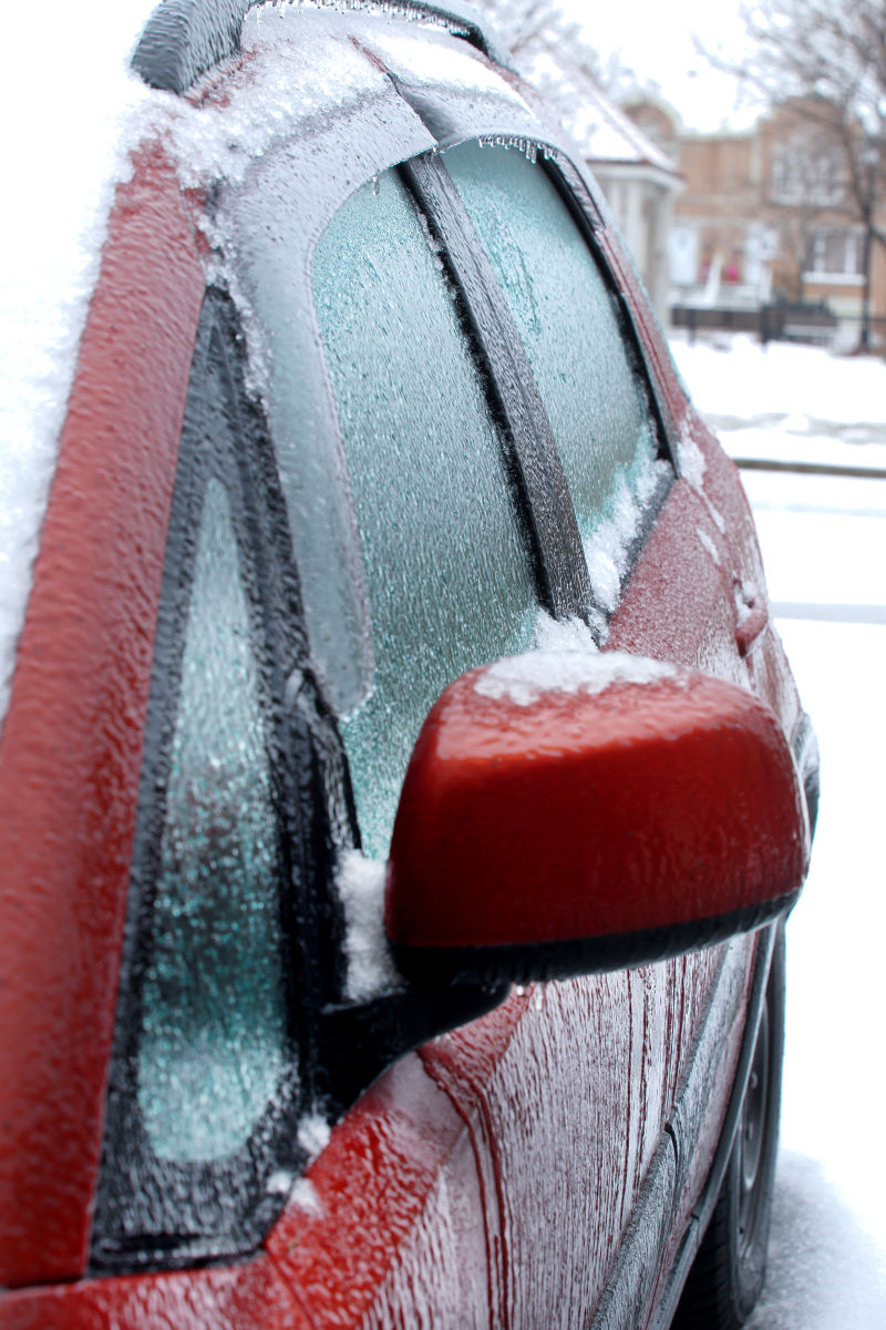 冰雪覆蓋的車窗圖片-雪地裡冰雪覆蓋的車窗素材-高清圖片-攝影照片-尋