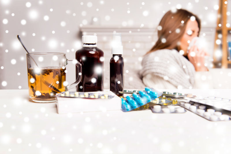 生病的女人和她的一堆药