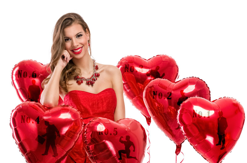 情人节红气球围绕的女孩