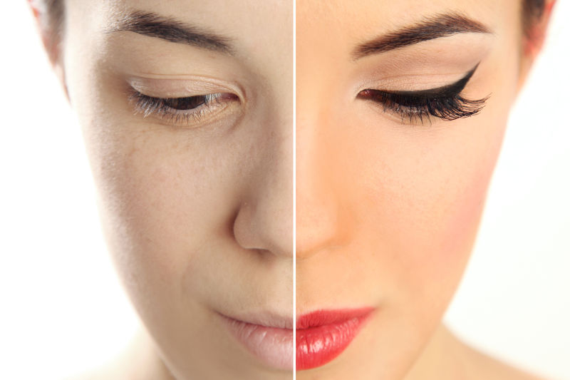 美女左脸素颜右脸化妆