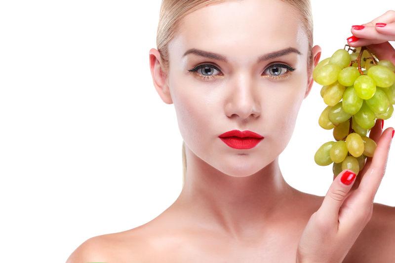 像葡萄一样水润的妆容