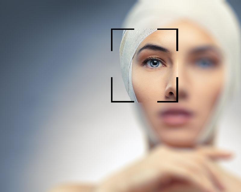 绷带包裹着的女人的头部