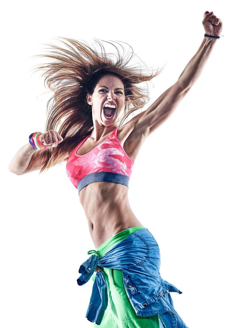 蹈演员在白色背景下跳舞