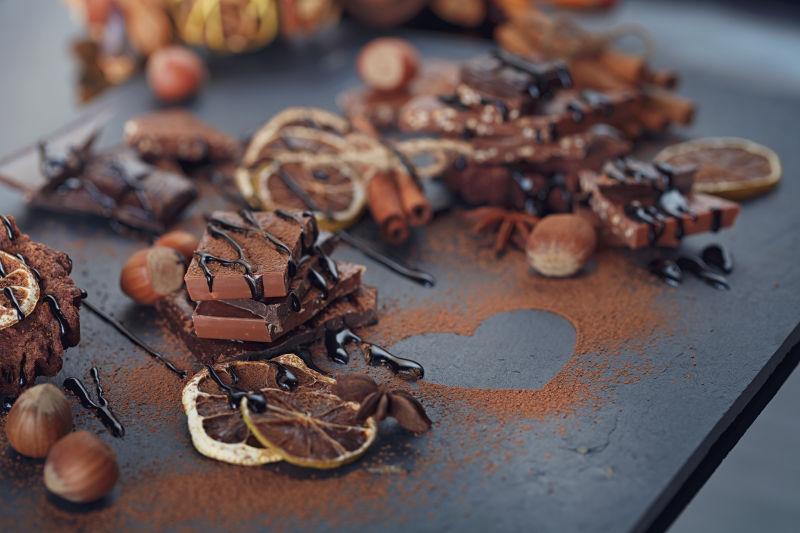 美味的巧克力和柠檬