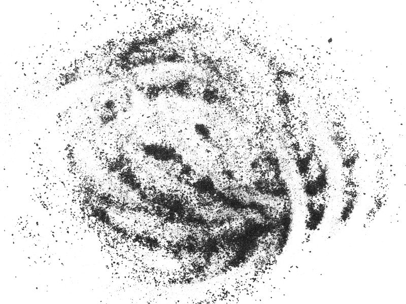  白色背景前的木炭黑