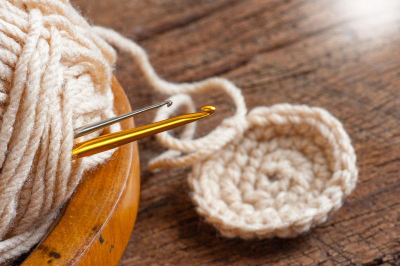 乳白色针织毛线