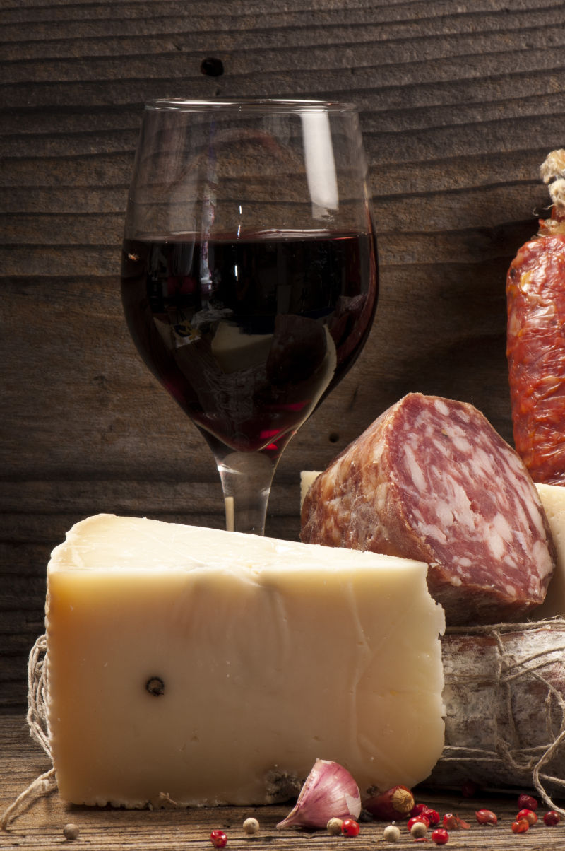 奶酪红酒腊肠