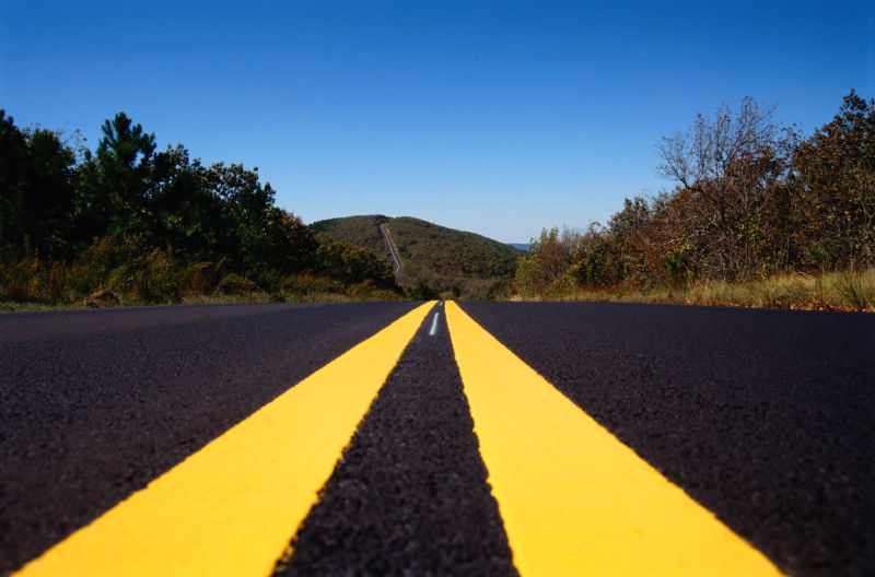 路面整洁的公路