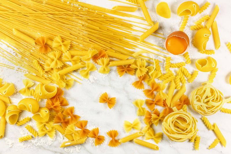 各种各样的意大利面食