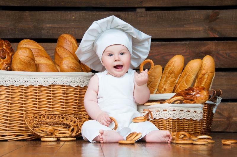 吃面包圈的小小厨师