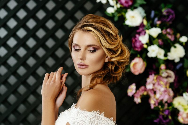 漂亮的新娘闭着眼睛