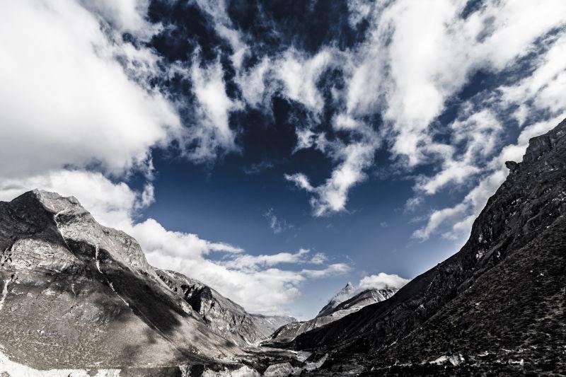 尼泊尔山地景观