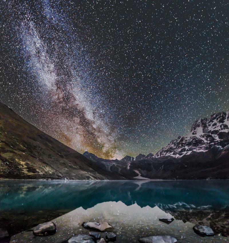 山脉自然风光图片 高山上美丽的向星空夜景素材 高清图片 摄影照片 寻图免费打包下载