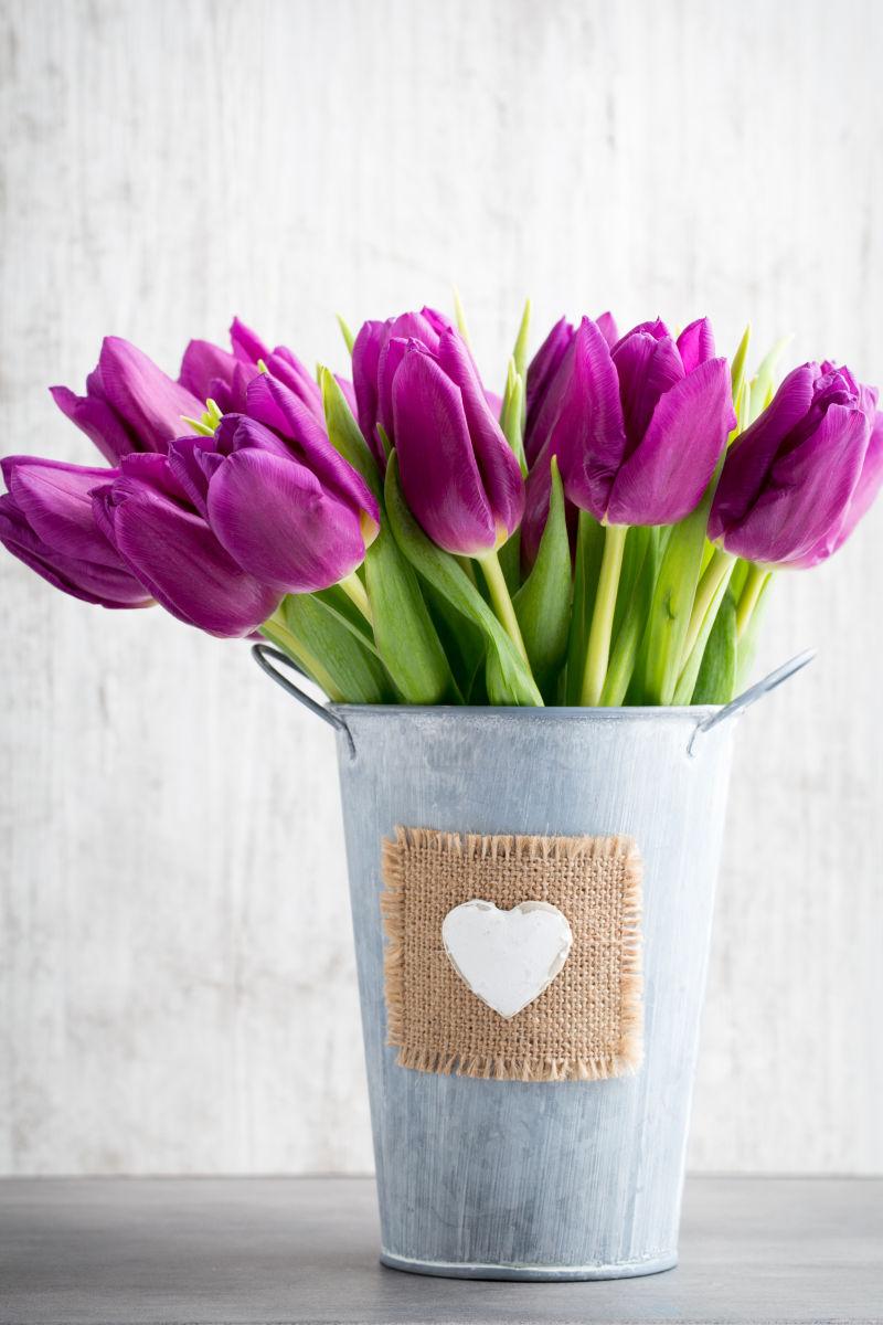 美丽的郁金香花束