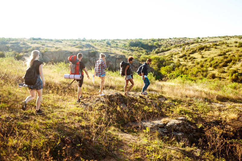 在赶路的朋友们