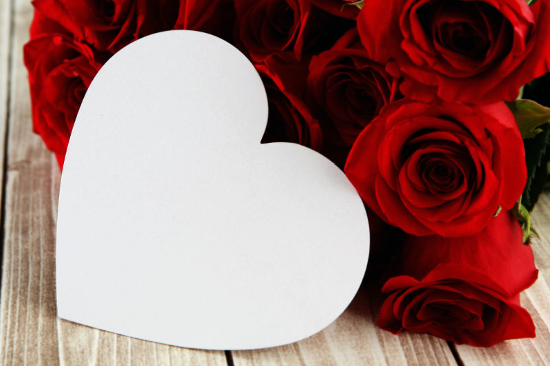 白色的爱心卡片