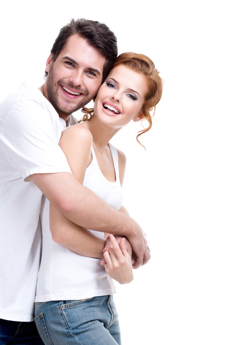 开心的年轻夫妇