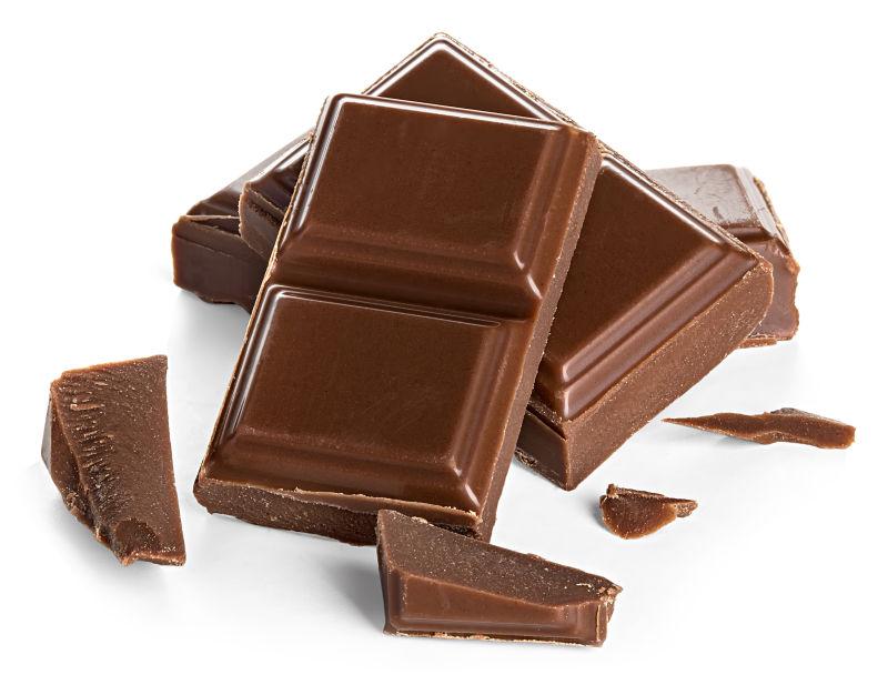 掰开的黑巧克力