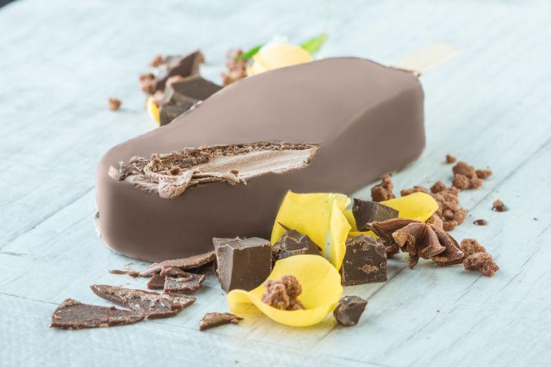 牛奶巧克力中的美味冰淇淋