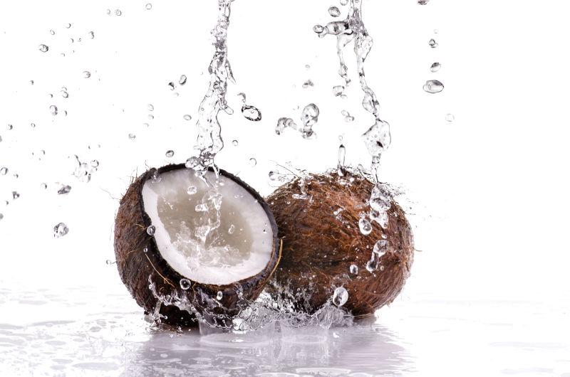 已经打开的椰子