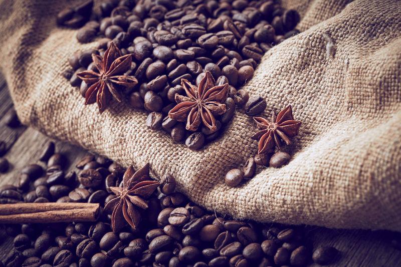桂皮八角和咖啡豆