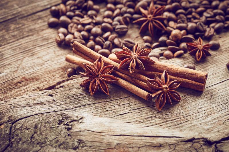 木制的桂皮八角咖啡豆
