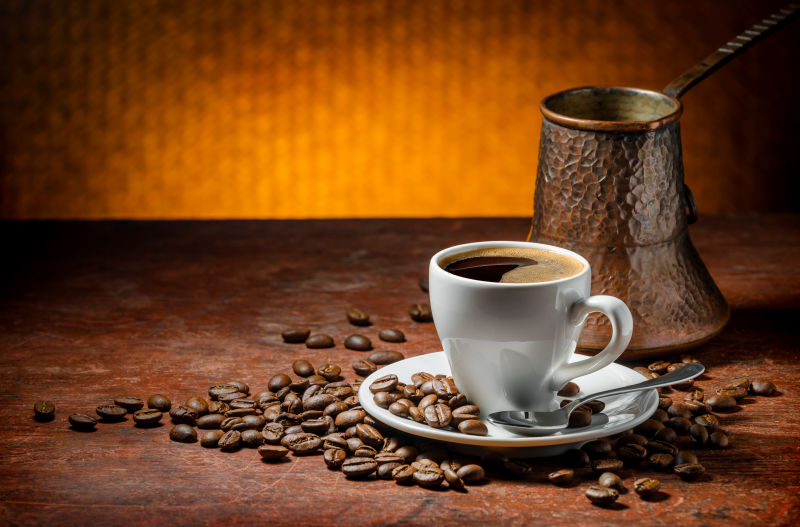 一杯咖啡与咖啡壶