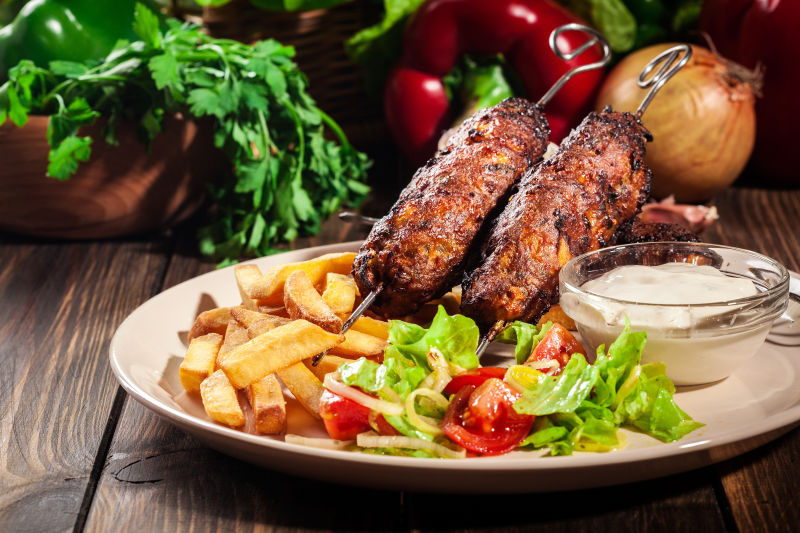 烤薯条烤面包配炸薯条