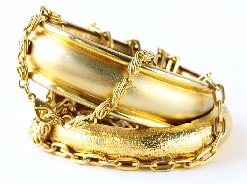 黄金手镯和链子