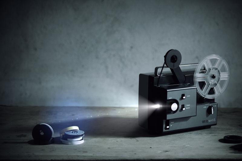 戏剧性的光投影仪