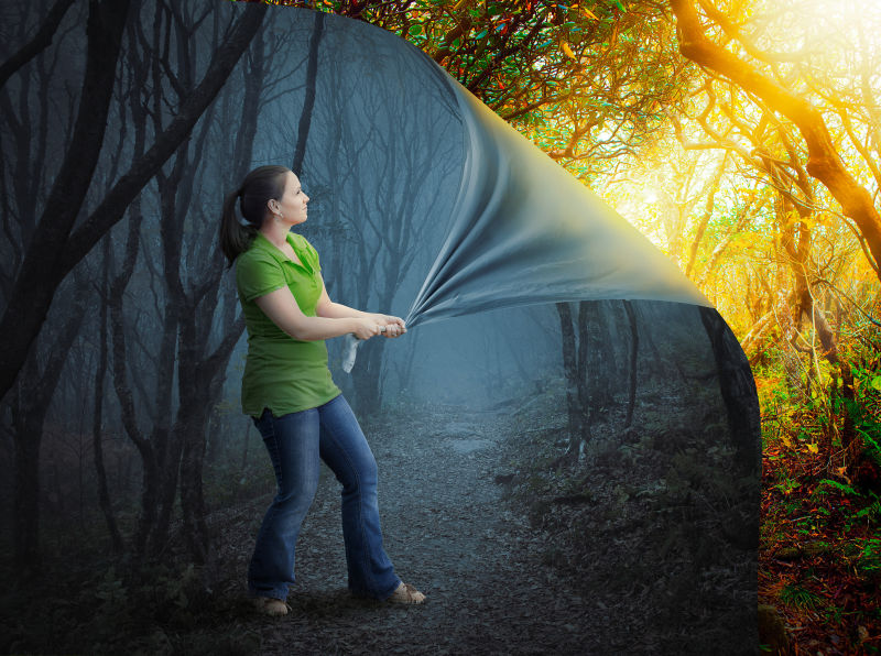 拉过黑夜的美女