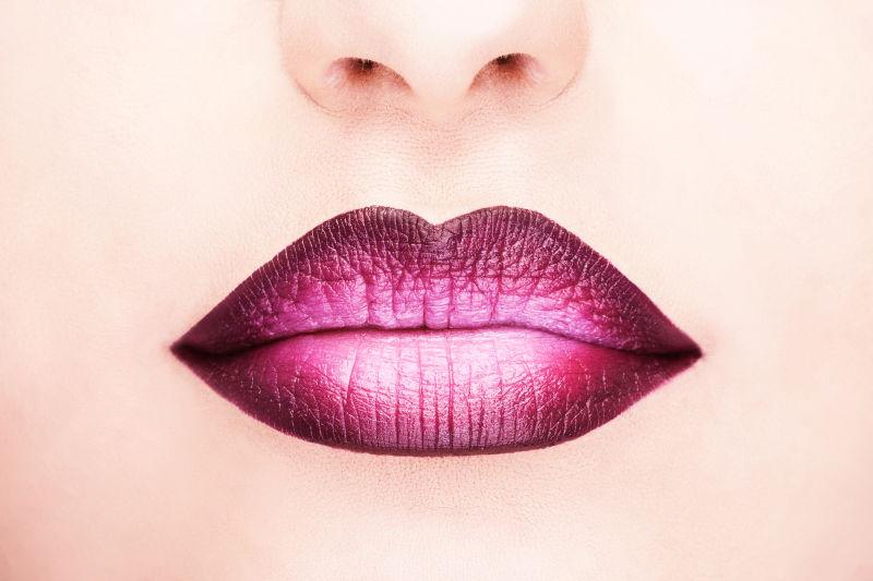 女性嘴唇图片 玫瑰色唇妆的女性嘴唇素材 高清图片 摄影照片 寻图免费打包下载