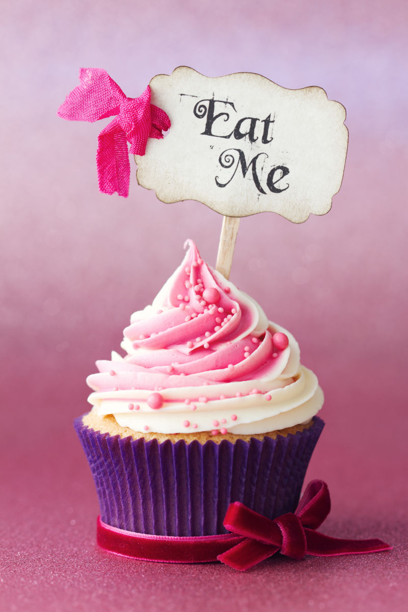 粉色梦幻纸杯蛋糕
