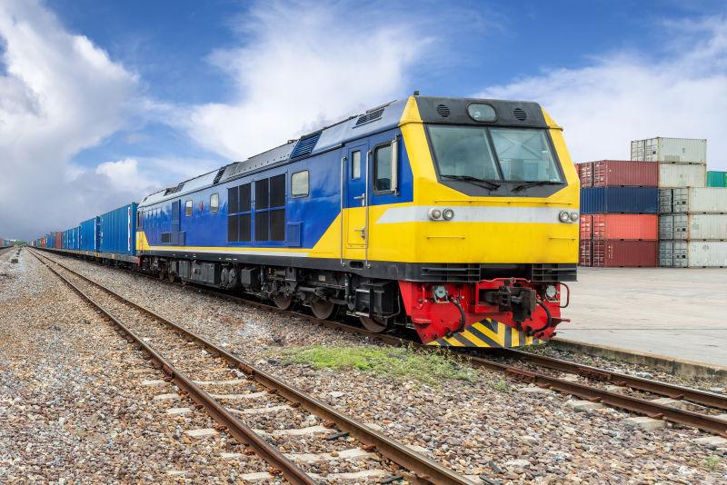 货运站集装箱货物列车站台的进出口