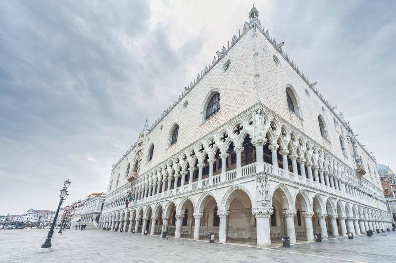 华丽的意大利宫殿建筑