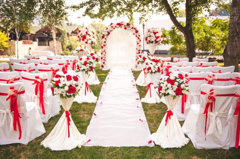 户外的婚礼现场