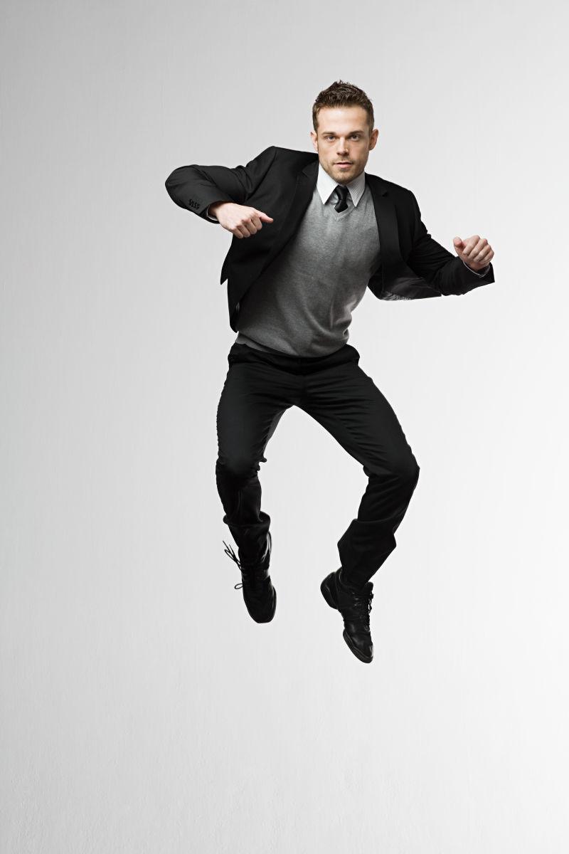 商人开心的大跳