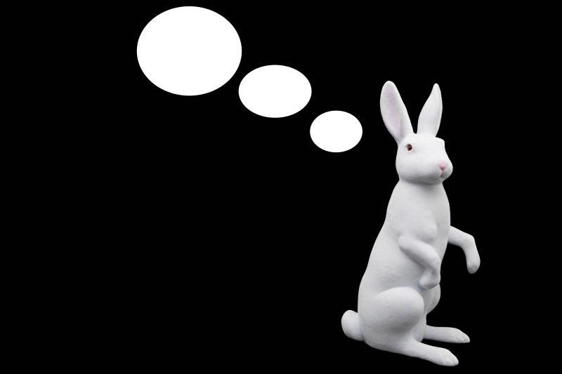 站立的小白兔玩具模型