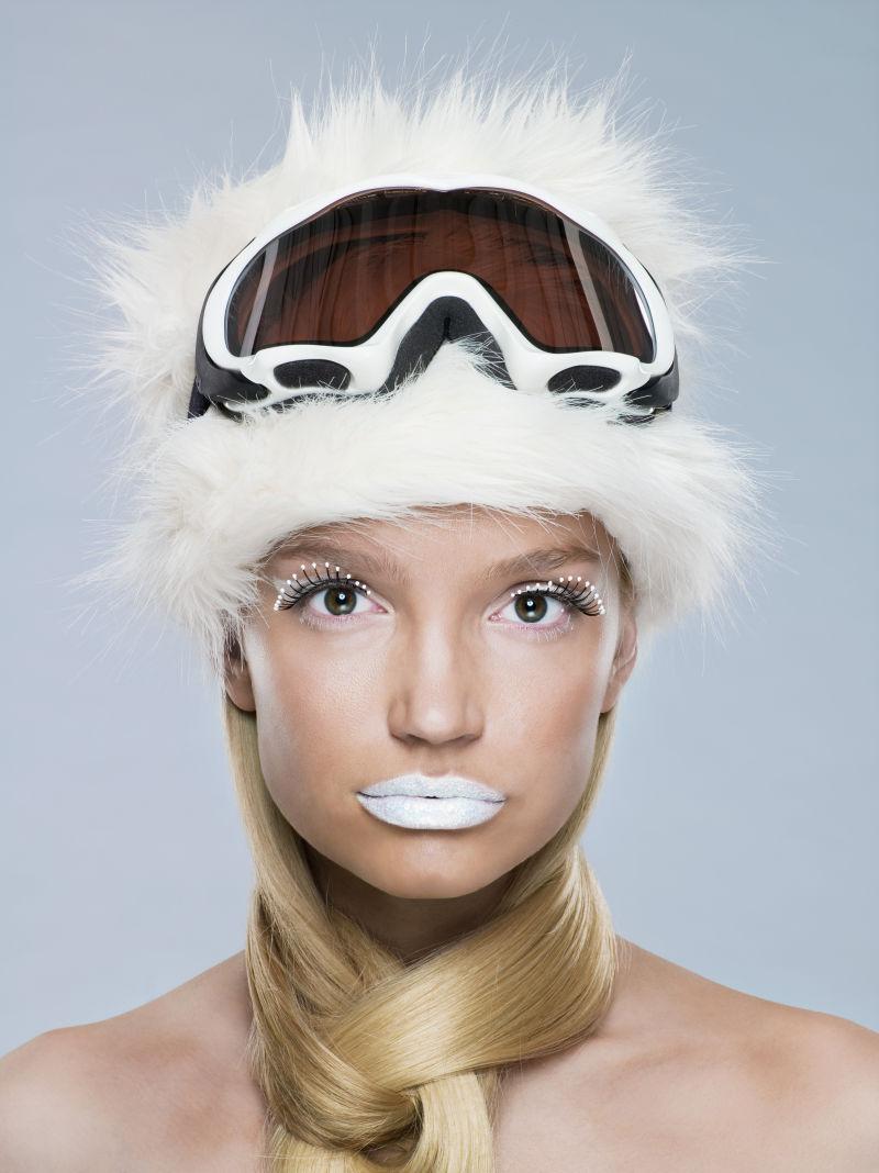 美女脸上时尚的妆容