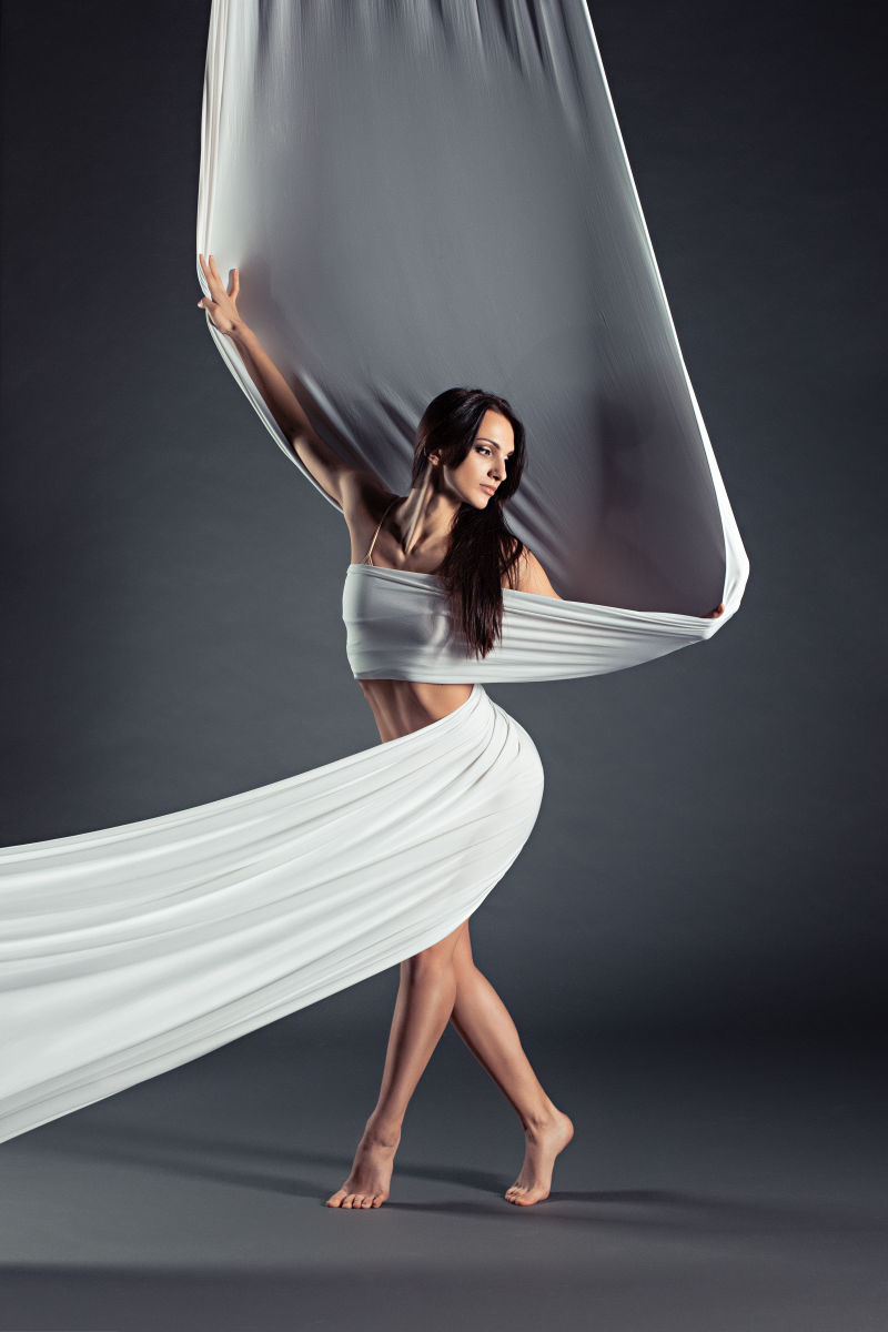 喜爱跳舞的美女