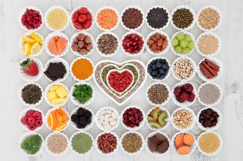 桌子上的健康营养食品