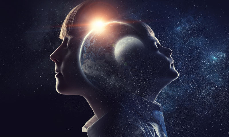 女孩与男孩的太空梦境