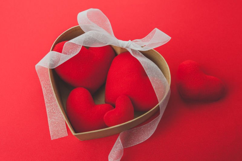 爱心盒中的红色爱心