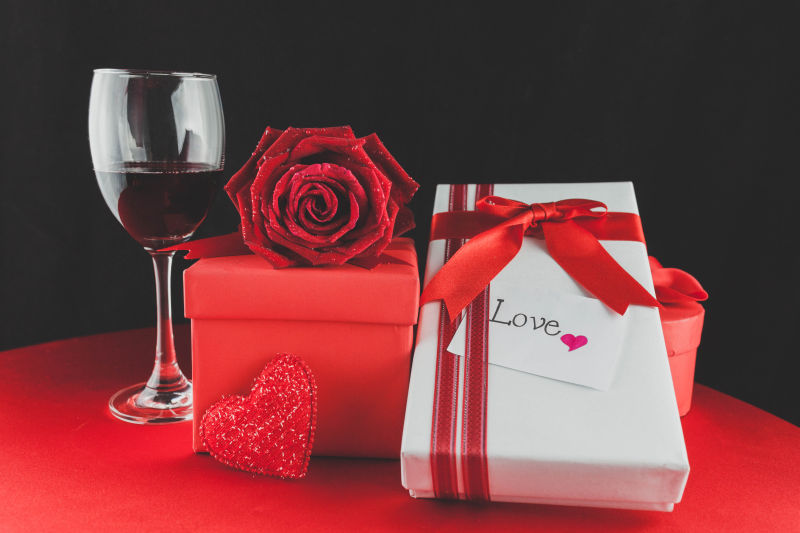 情人节礼物与红酒